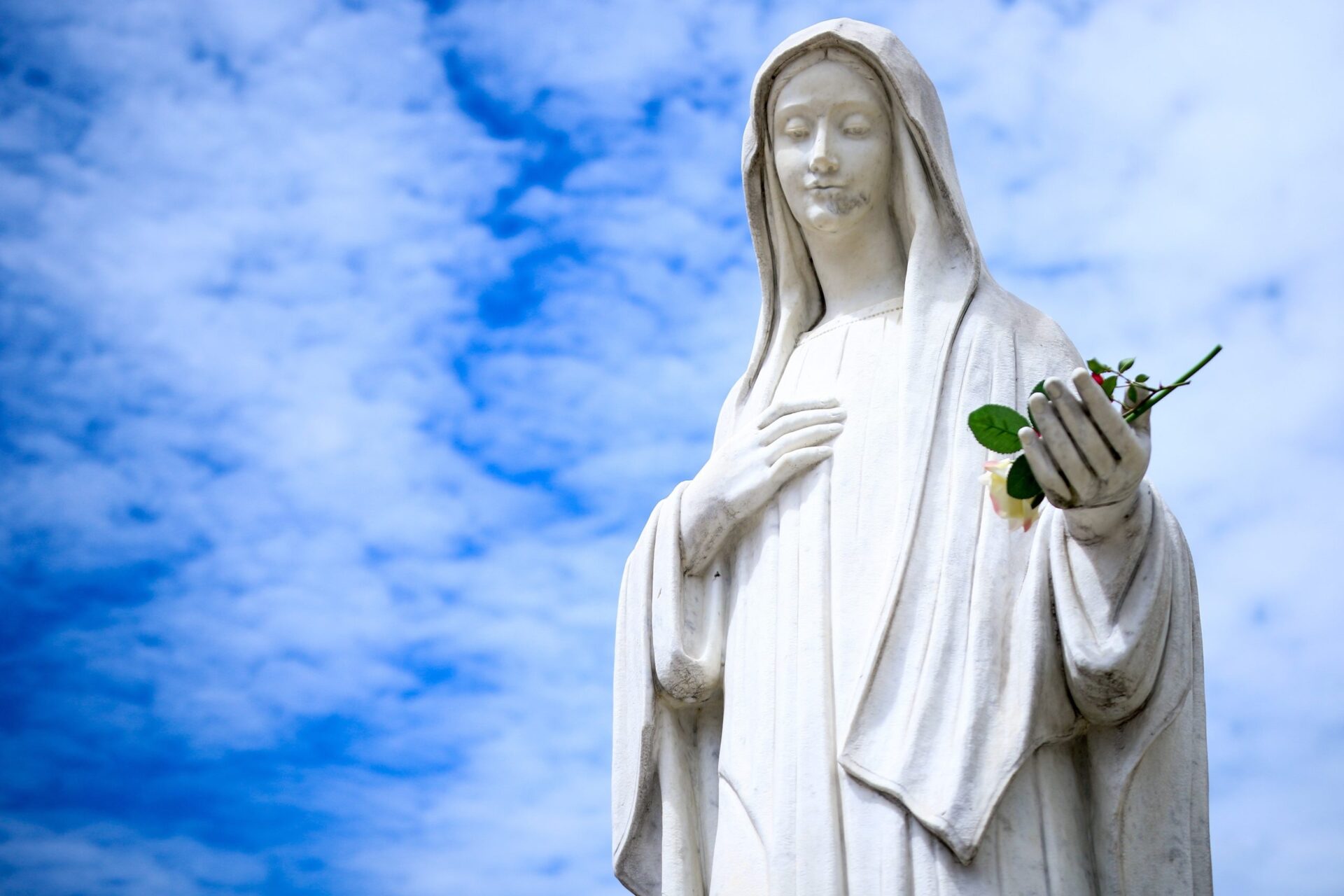 madonna associazione comunità di volontariato sollievo yahweh bosnia africa italia medjugoria medjugorje congo volontari beneficienza donazioni donare bambini madonna apparizione collina